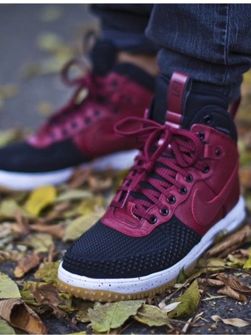 Nike Lunar Force 1 Duckboot in the "Black/Team Red  size 10